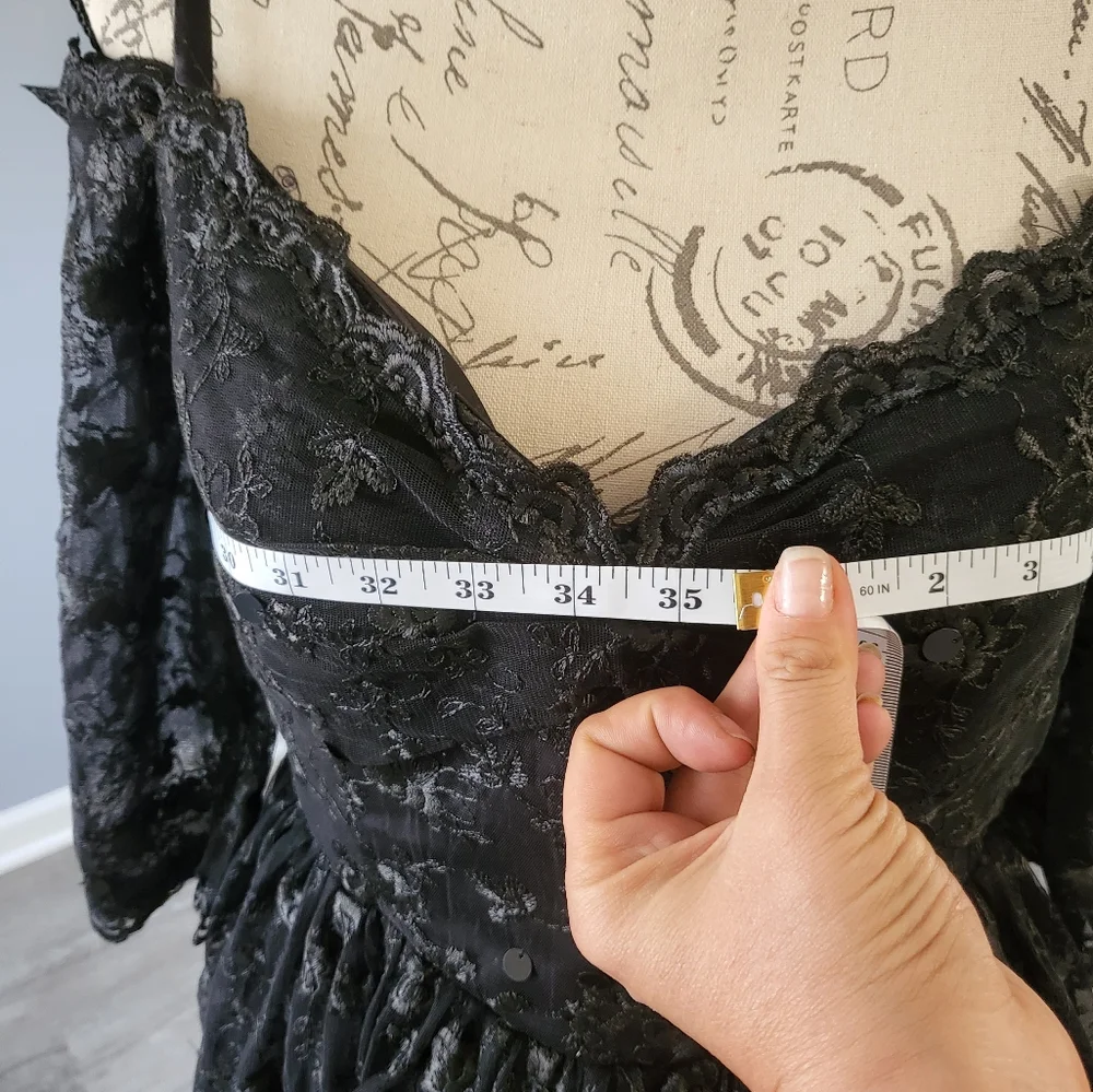 Gothic black lace dress - Picture 13 of 14